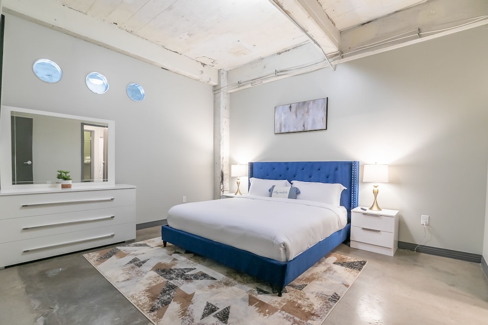 3 Bedrooms, Elite, Apartment, 1 Queen and 2 King Beds, Pool View, Executive Level، Luxury Downtown Dallas Stay by Amyfinehouse 3/10