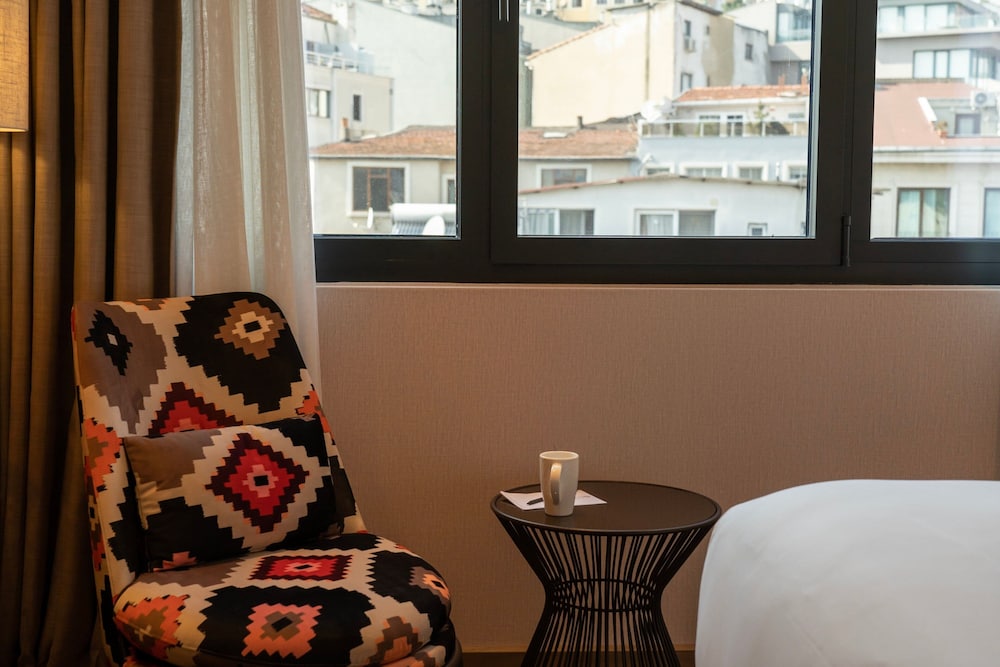 Burdock Hotel Istanbul, Autograph Collection 35/50