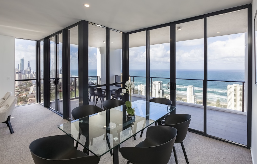 Qube Broadbeach 40/50