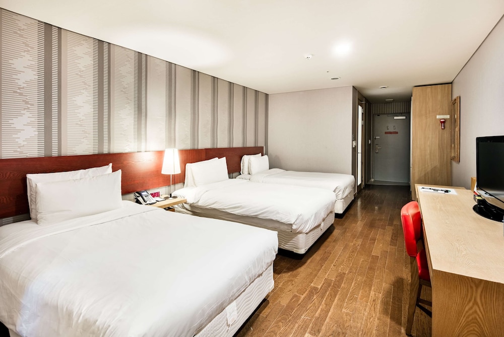 Ramada Hotel & Suites by Wyndham Seoul Namdaemun 27/61