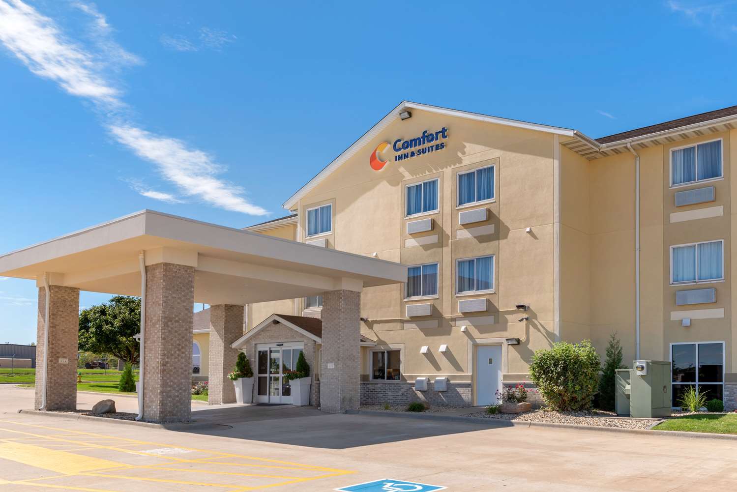 Comfort Inn & Suites near Route 66 33/35