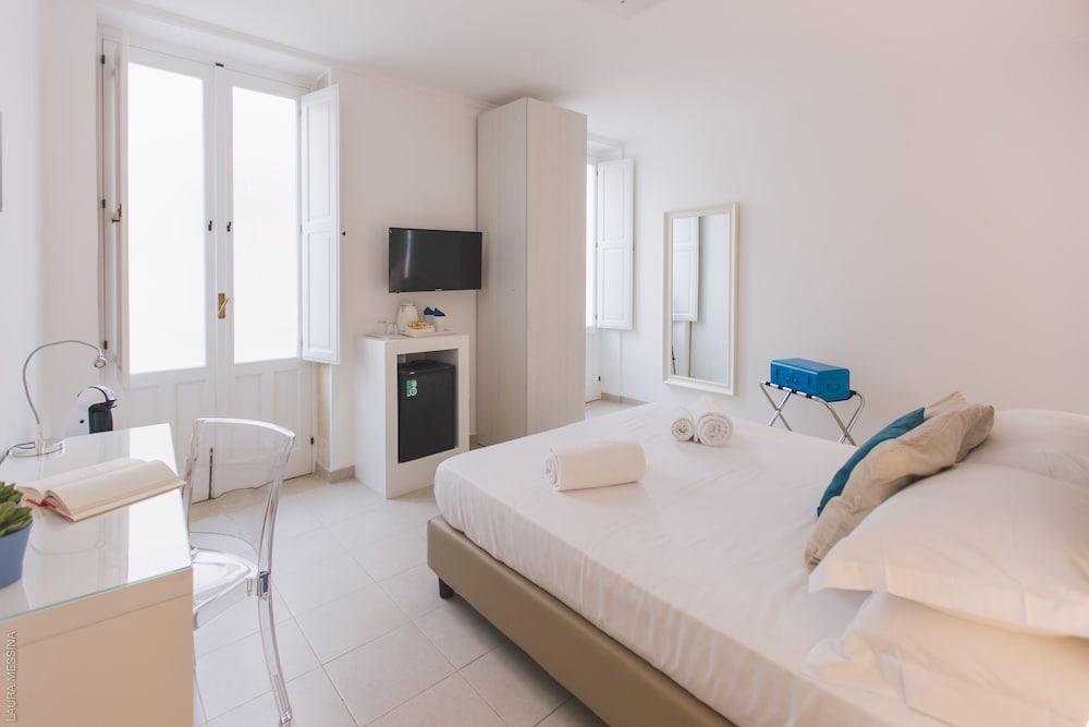 Lemoni Suite 6/56