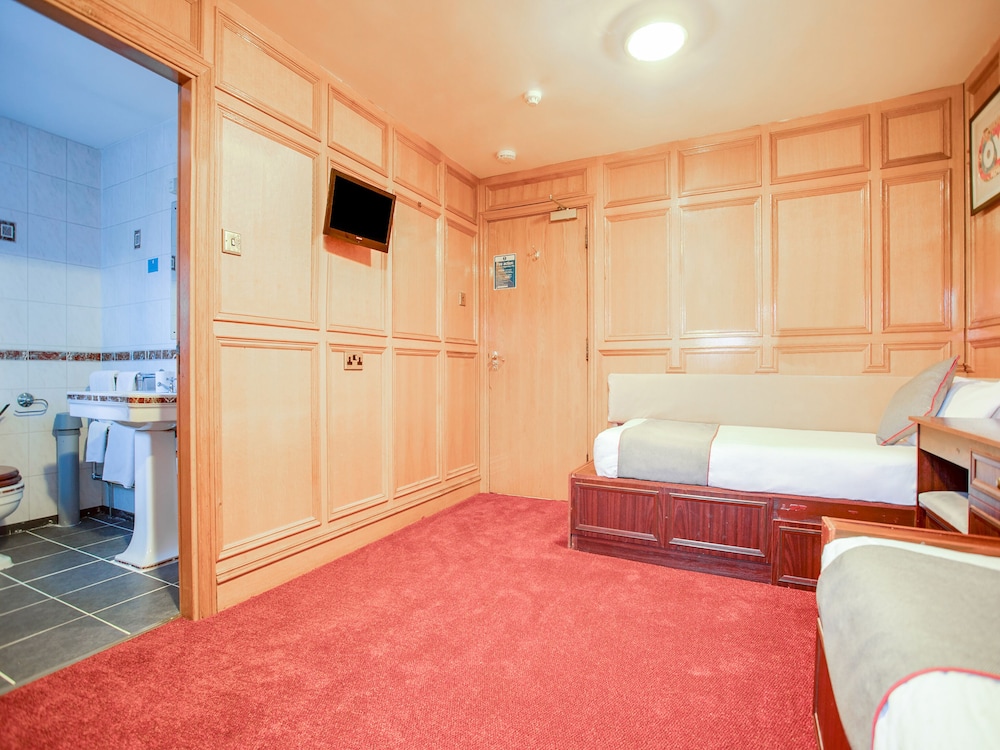 Rowers Hotel 34/48