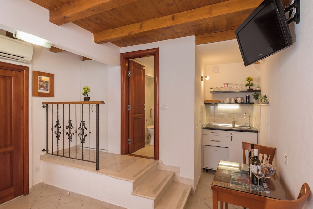 Apartments Ivana 10/63