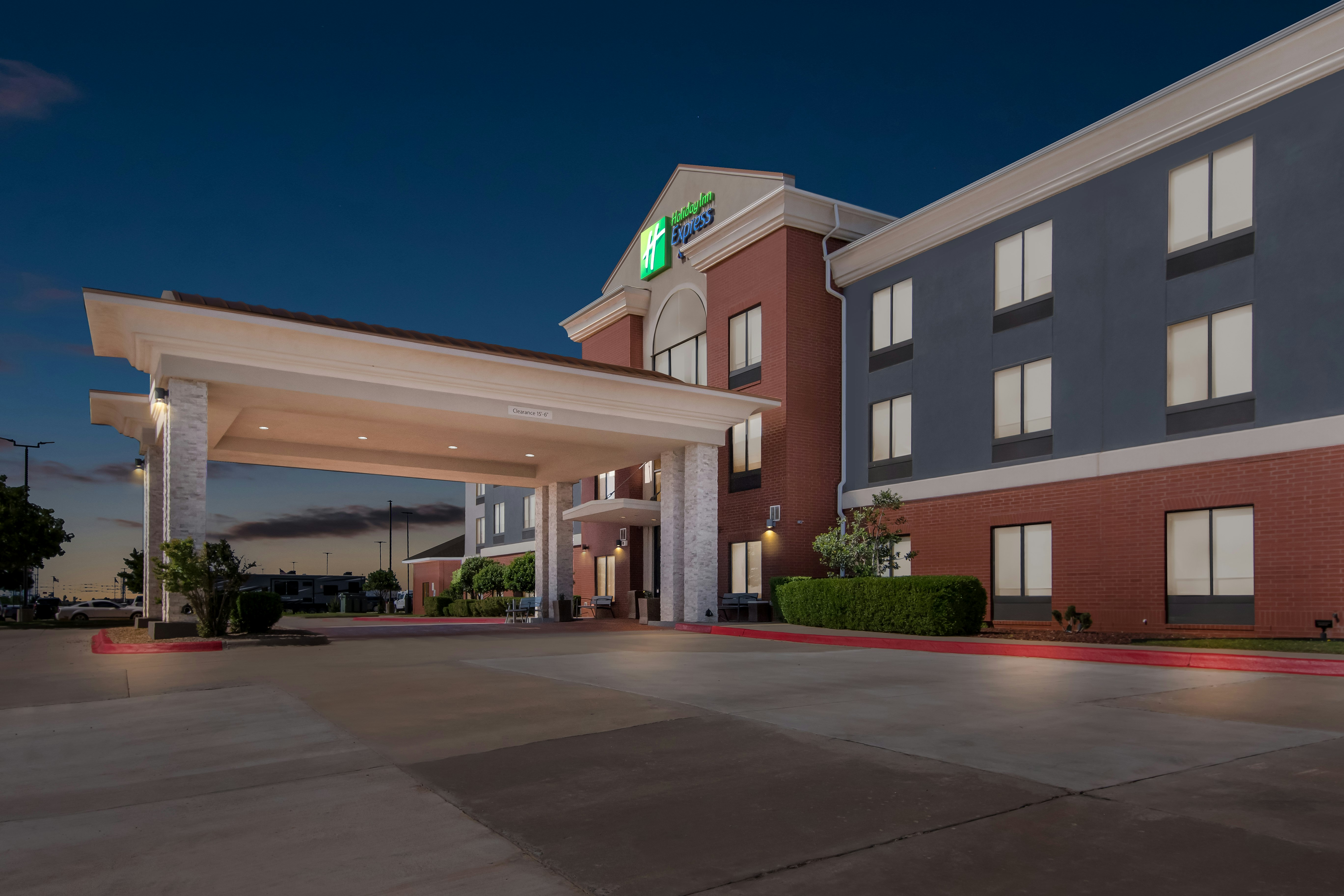 Holiday Inn Express Hotel Suites Perry 39/42