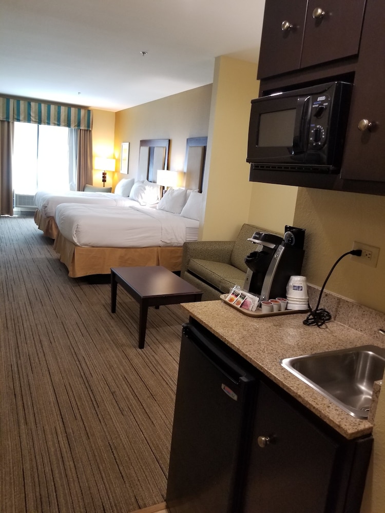 Holiday Inn Express Hotel And Suites Gulf Shores 38/47