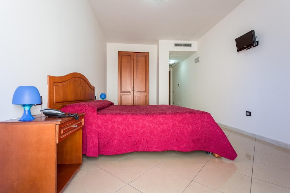 Hotel Plaza 15/50