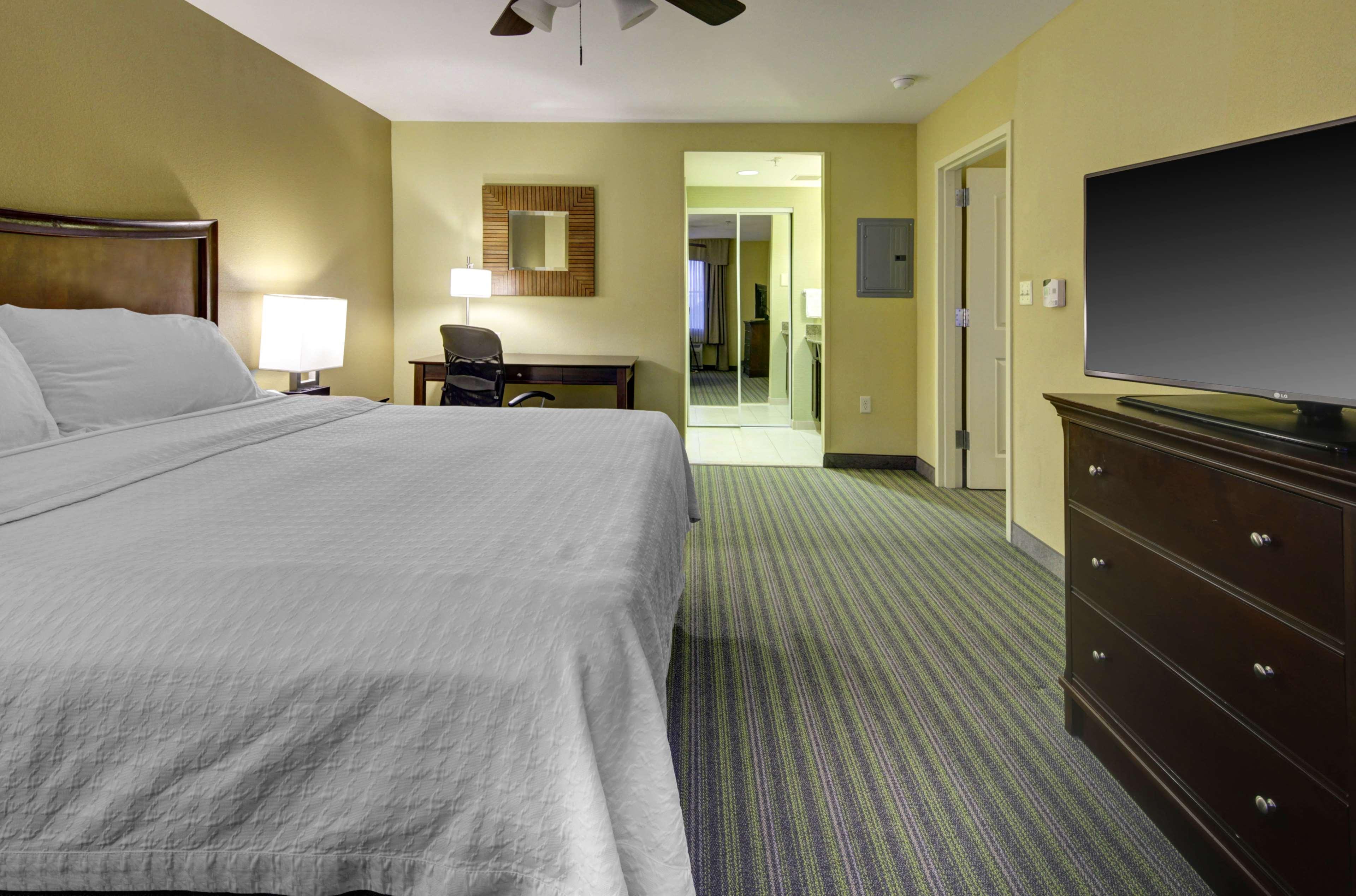 2 BEDROOMS, SUITE, 1 KING OR 2 DOUBLE BEDS, ACCESSIBLE