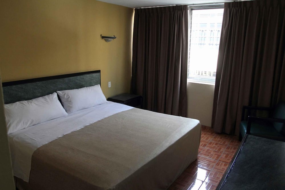Hotel Universo Guadalajara 11/63