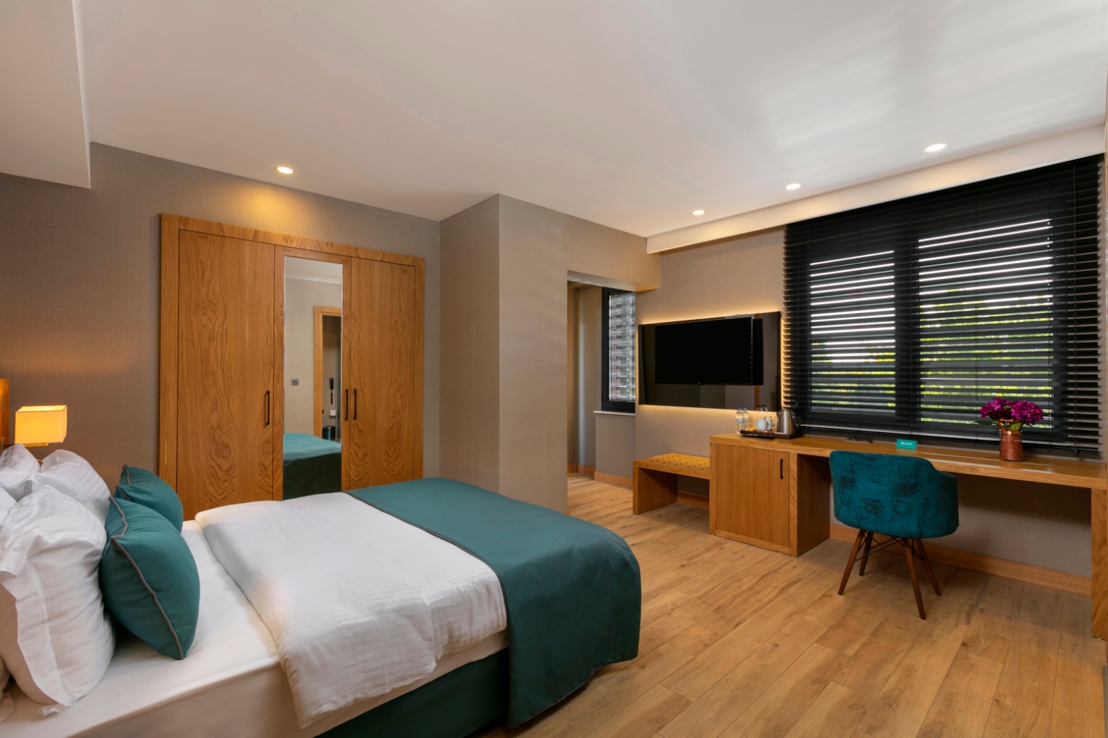 Pukka Boutique Hotel 6/25