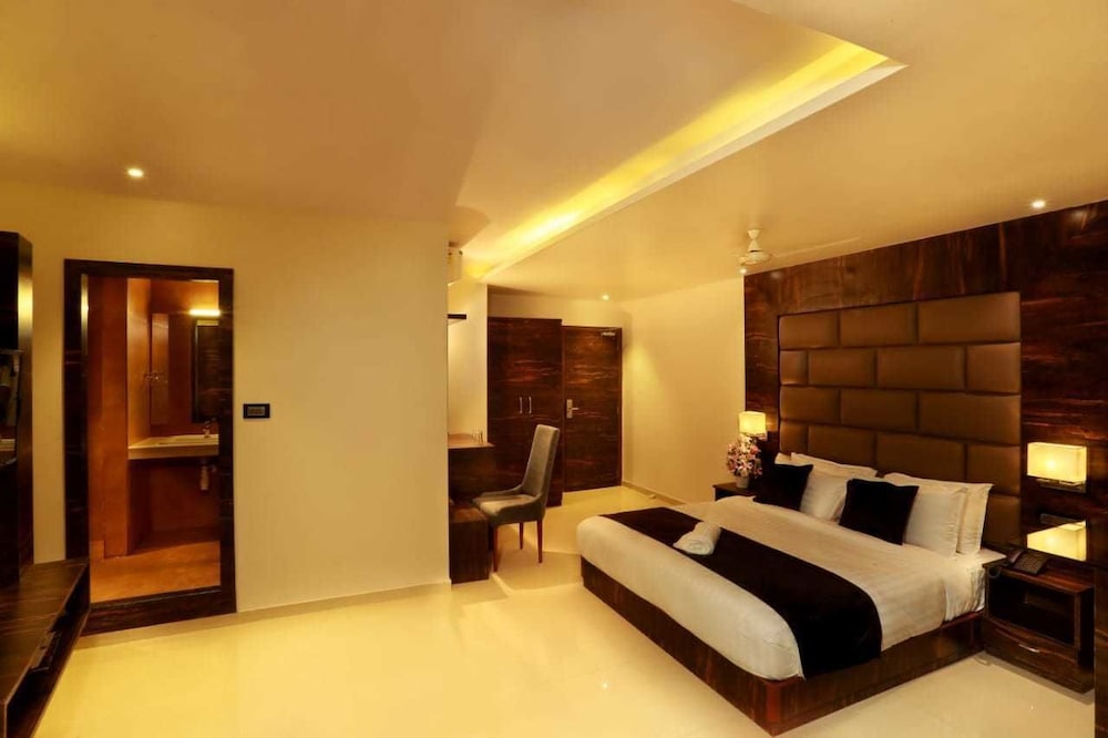 AURA ONE HOTEL 18/45