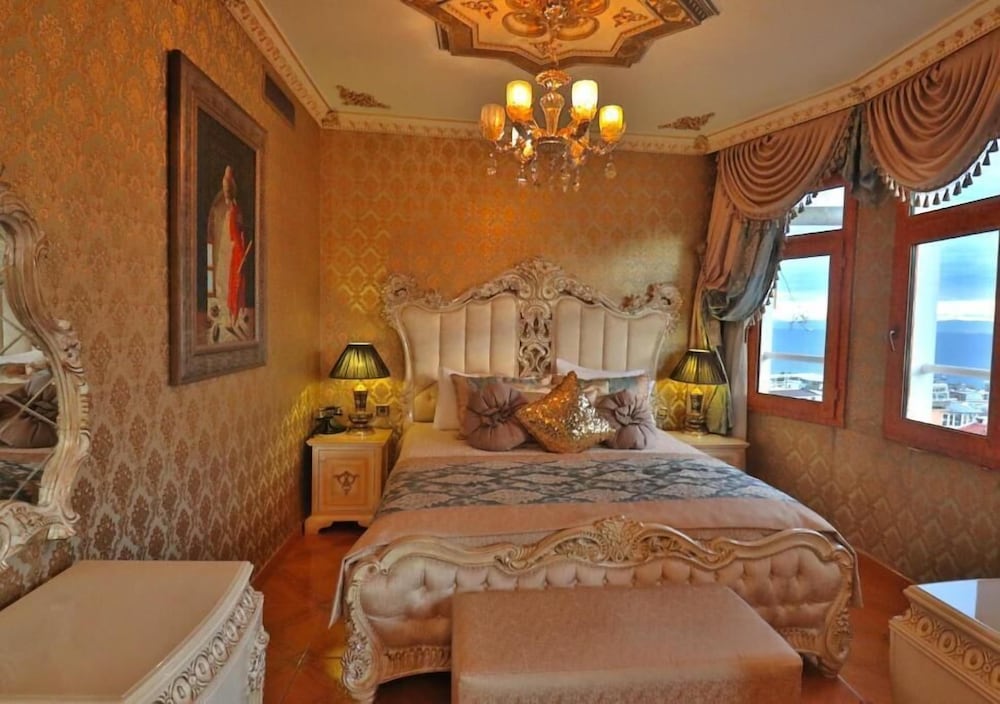 Suite, Sea View