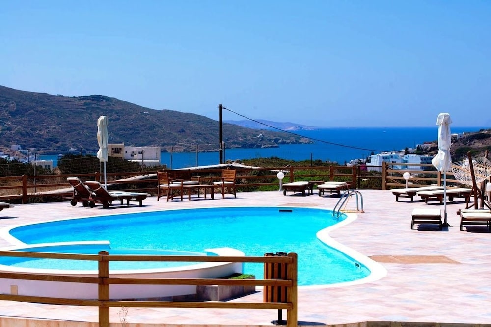 Amorgion Hotel 45/50