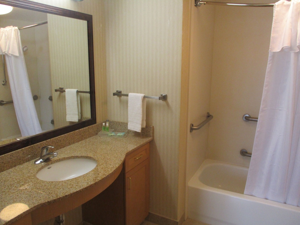 Hyatt House Colorado Springs Airport 9/42