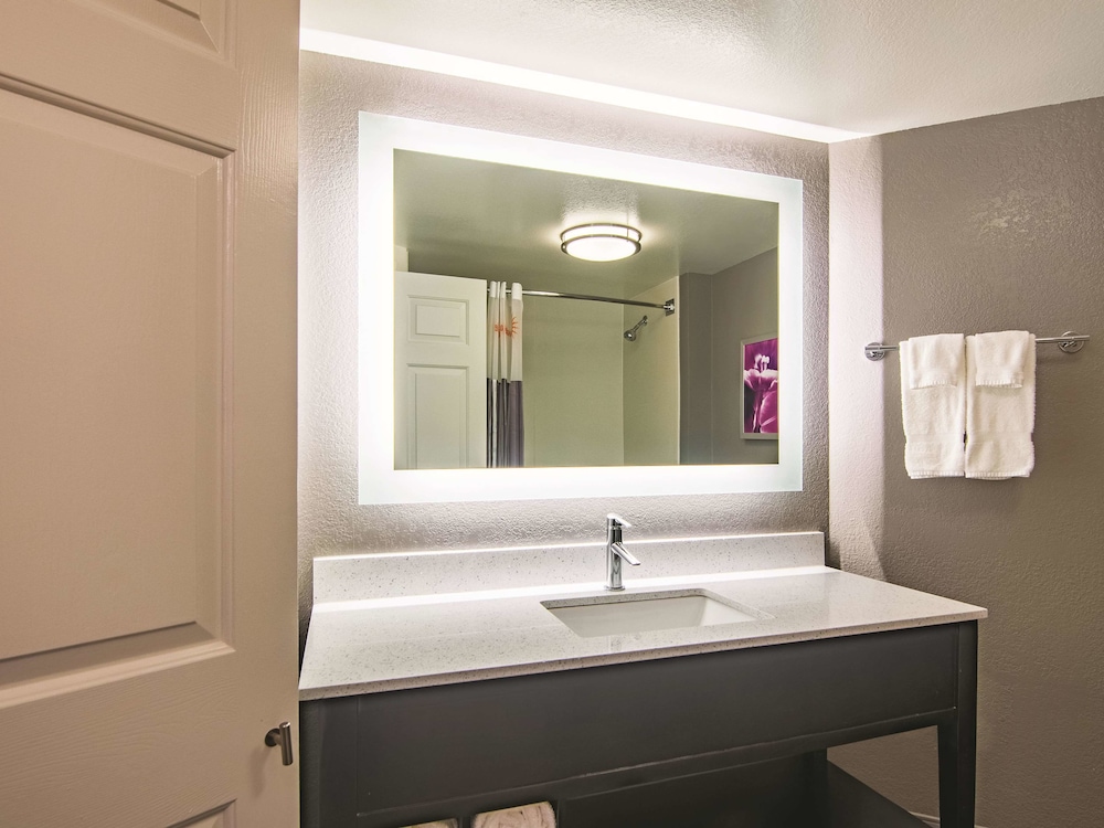 La Quinta Inn And Suites By Wyndham Oklahoma City Norman 13/51