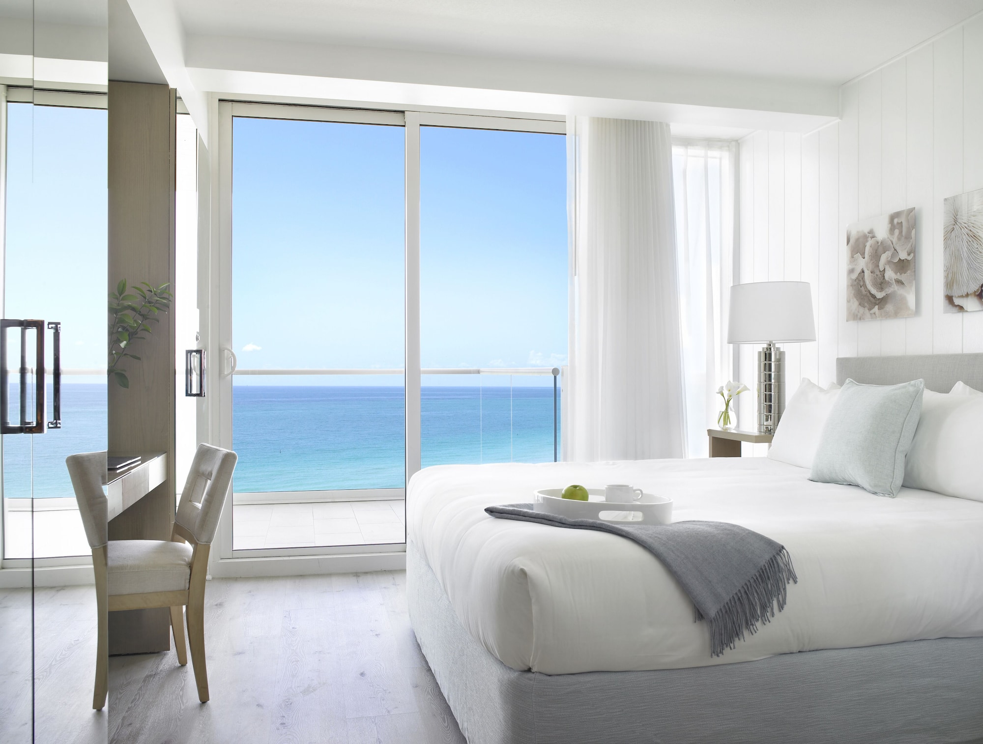2 BEDROOMS, KING BED, PARTIAL OCEAN VIEW