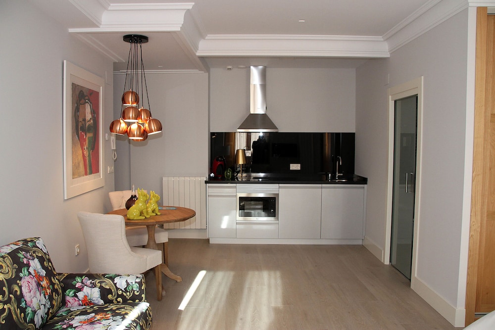 Lobby at Principia Suites, LEON