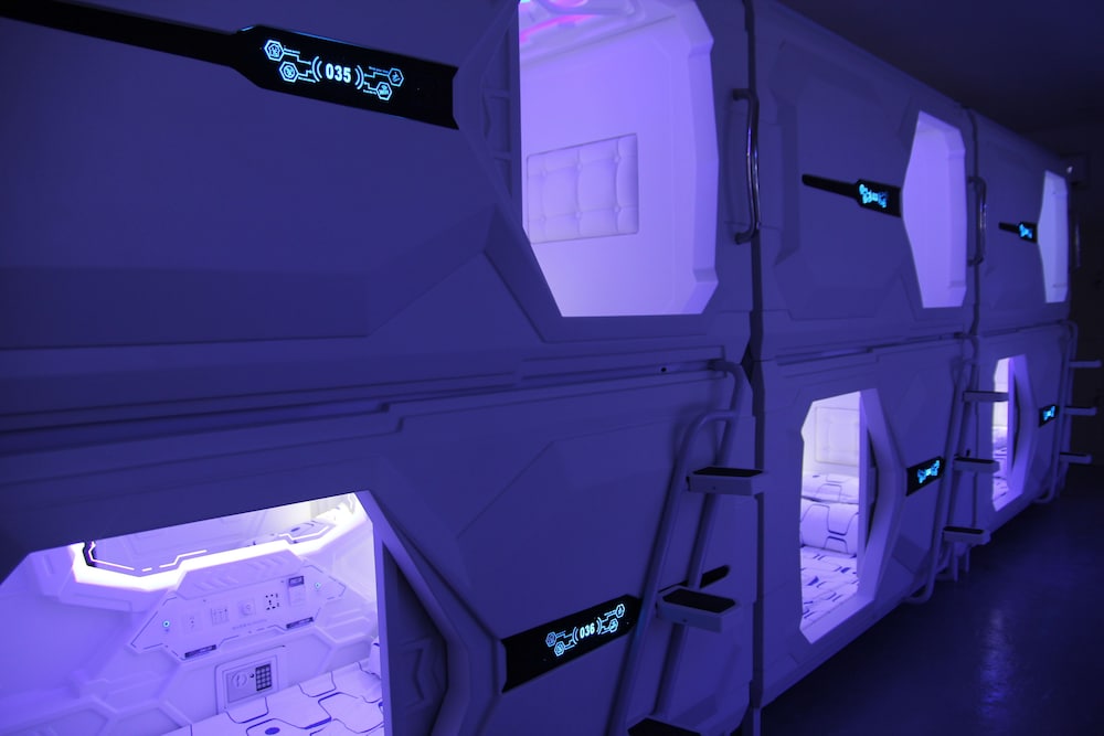 Space Capsule Hotel 31/32