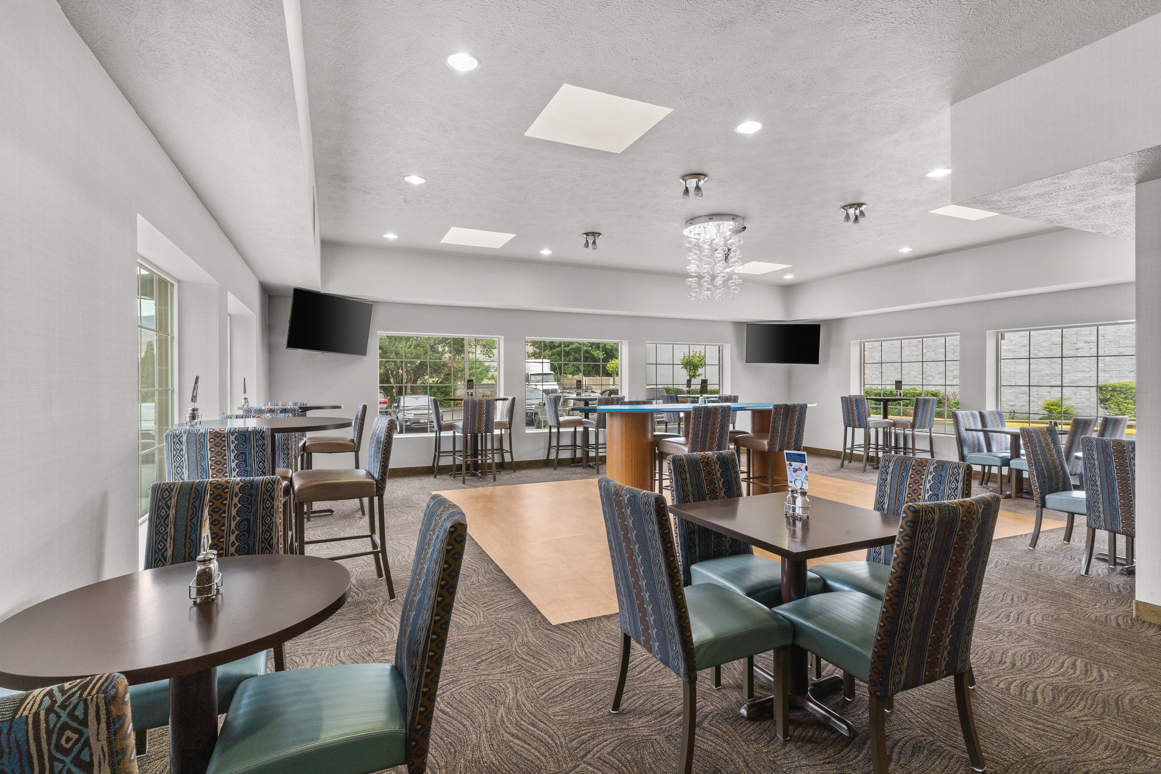 Holiday Inn Express Hotel Wenatchee 46/57