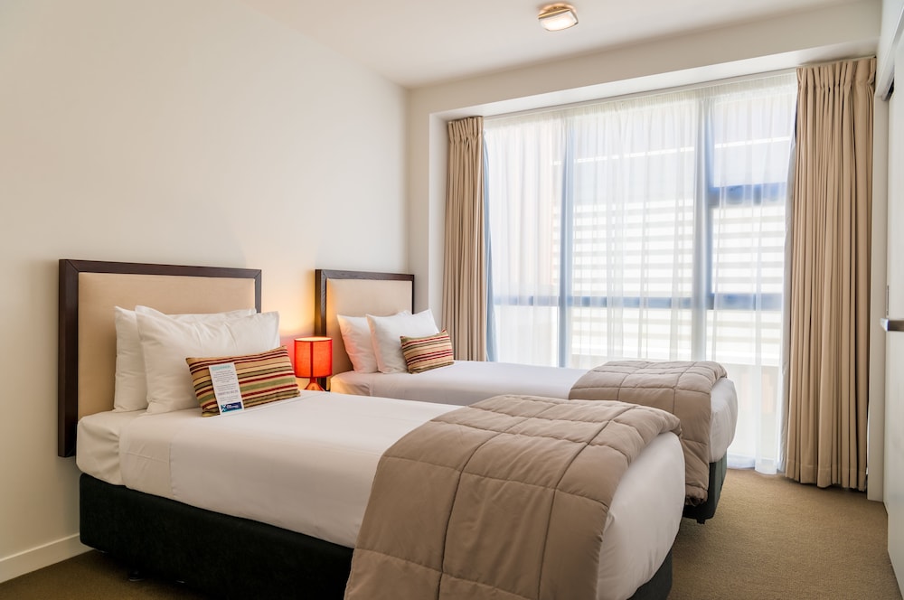 Boulcott Suites 21/70