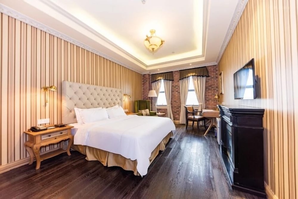 Wuhan Harvest International Hotel 11/57