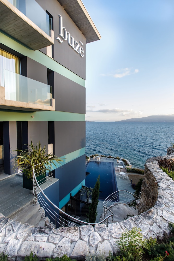 Buze Boutique Hotel 29/33