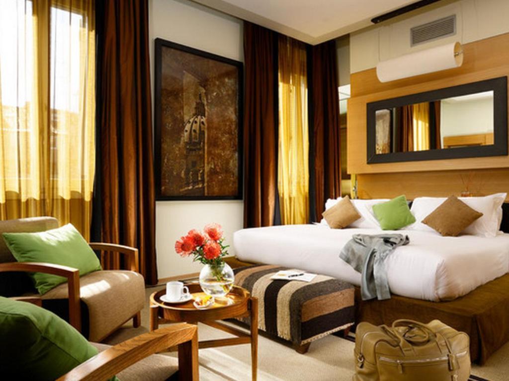 Babuino, Suite, 1 King and 1 Single Beds