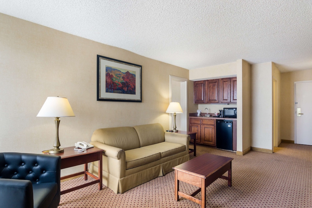 Red Lion Hotel Conference Center Cheyenne 33/65