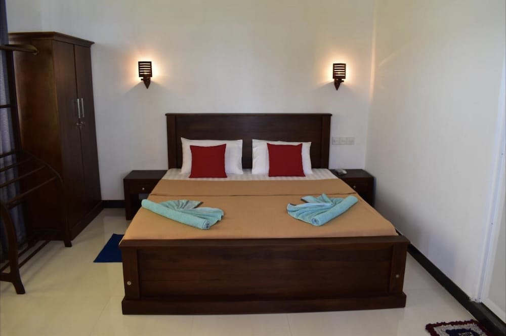 Ashens Beach House 17/50