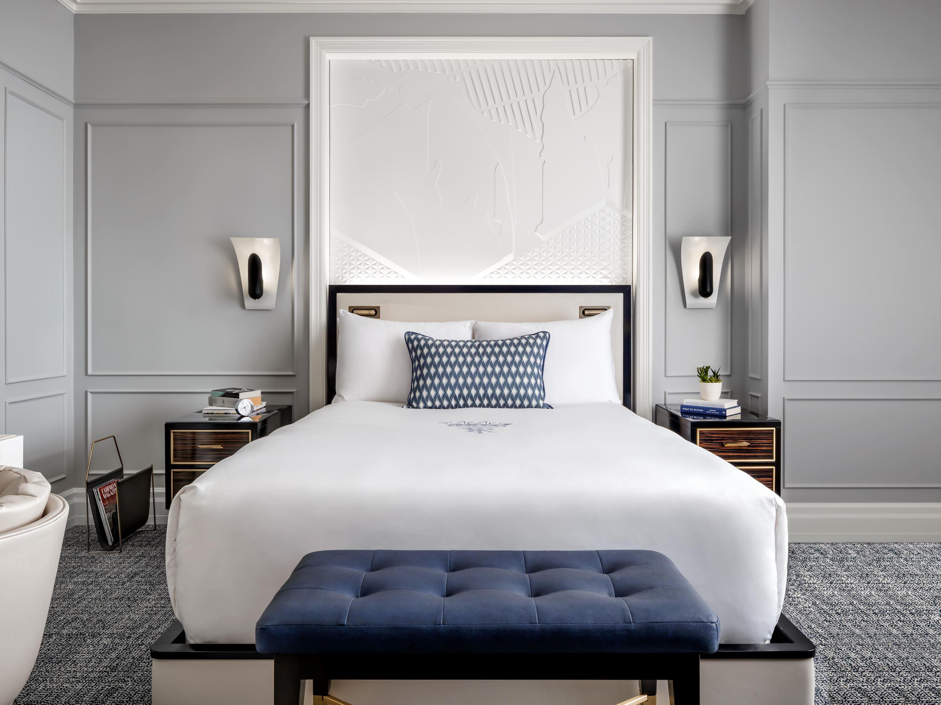 Fairmont Gold, Queen Bed