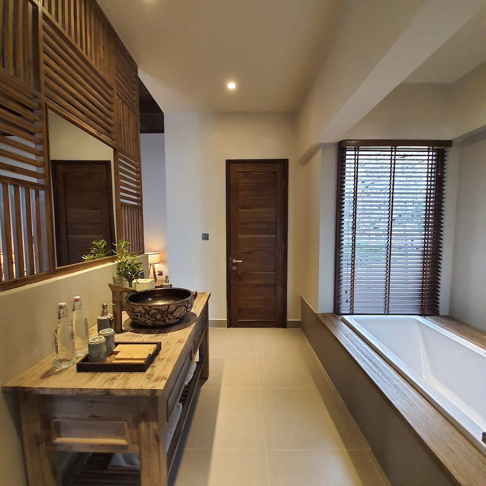 Crown Retreat Quy Nhon 67/88