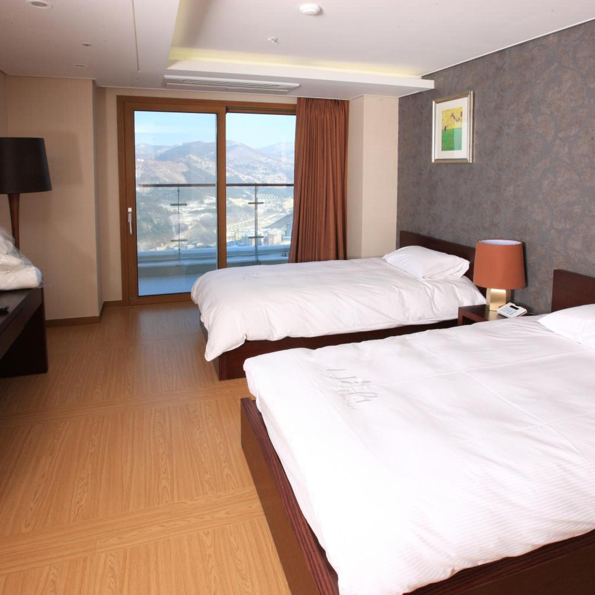 Noble, Mountain, Suite