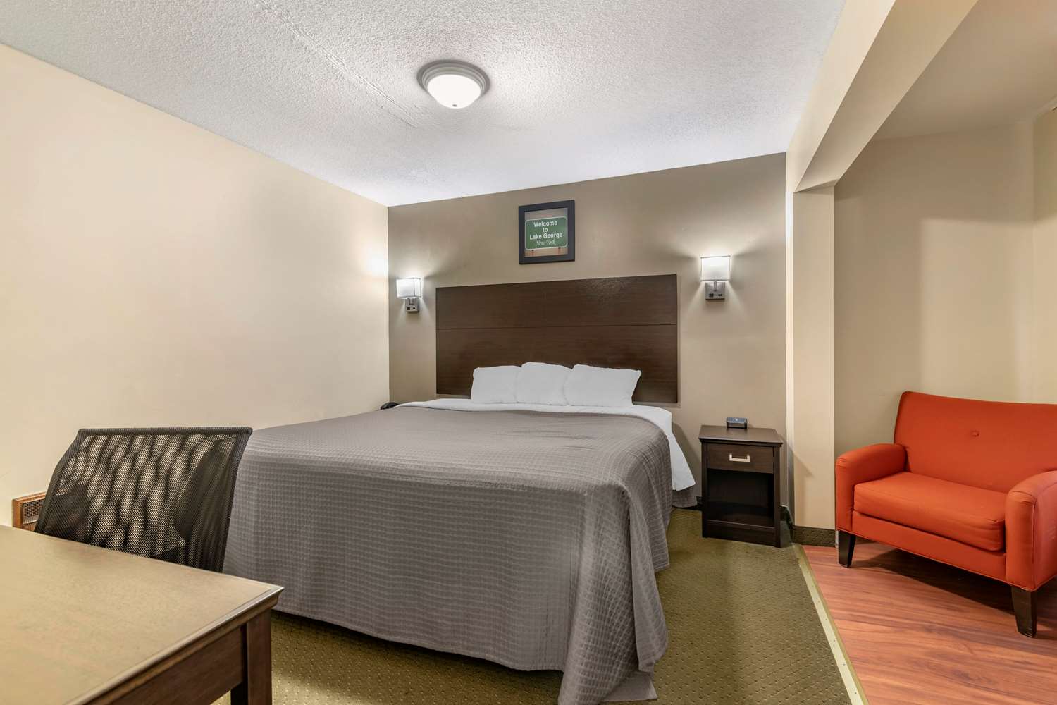 ROOM, KING BED