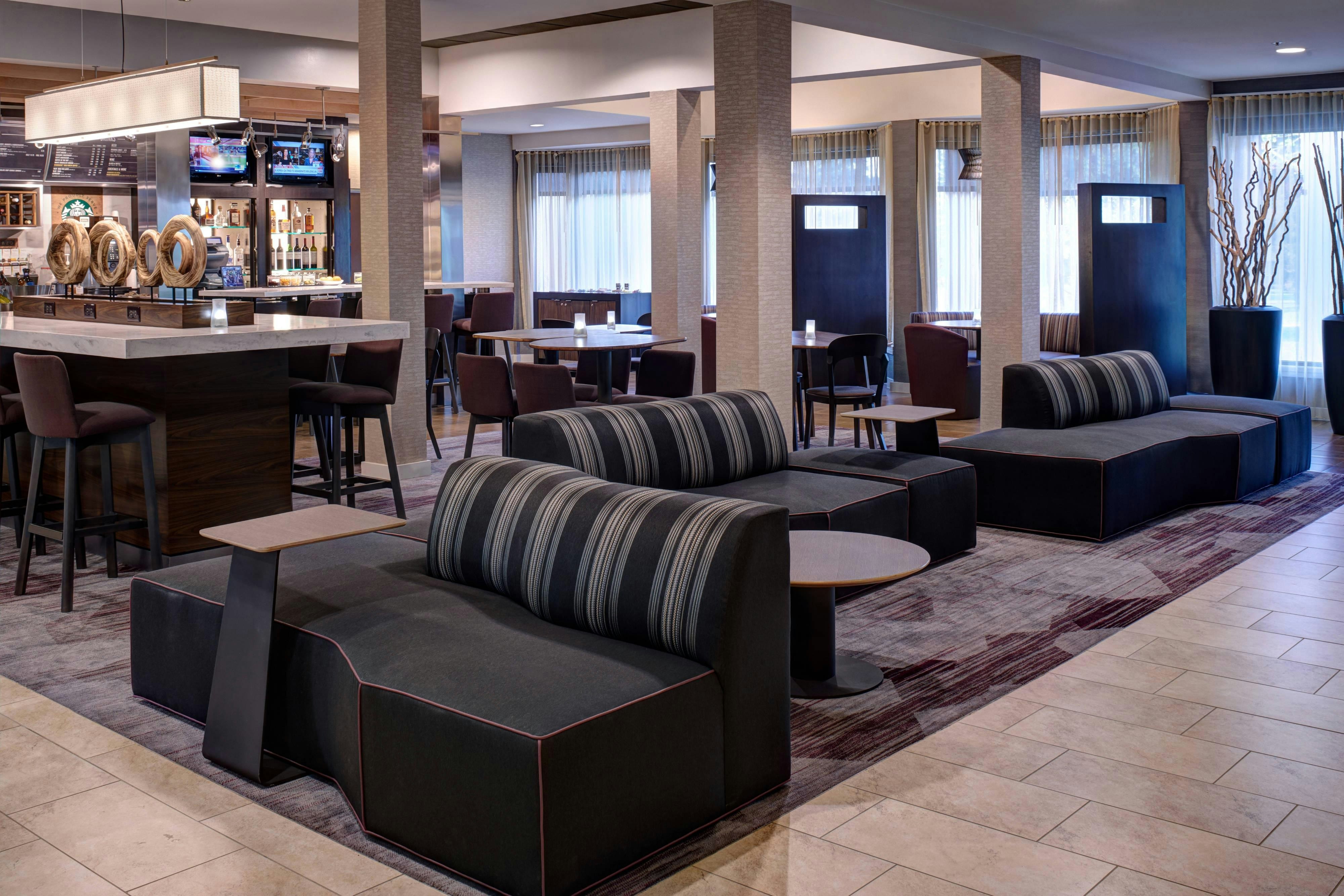 Courtyard by Marriott Des Moines West Clive 24/48