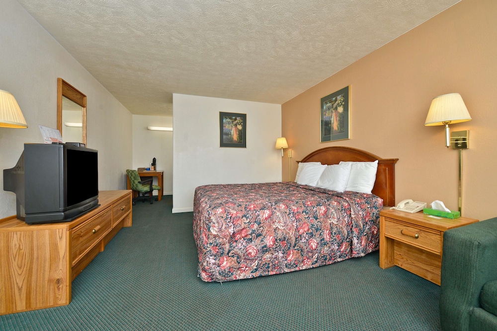 Americas Best Value Inn Marion IL 8/35