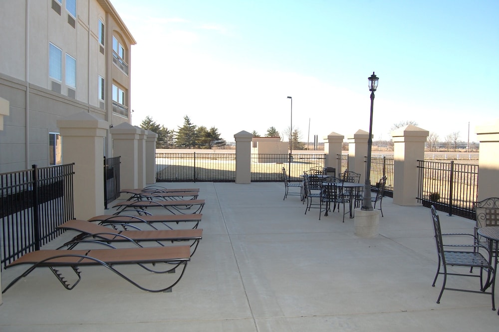 Best Western Plus MidAmerica Hotel 32/33