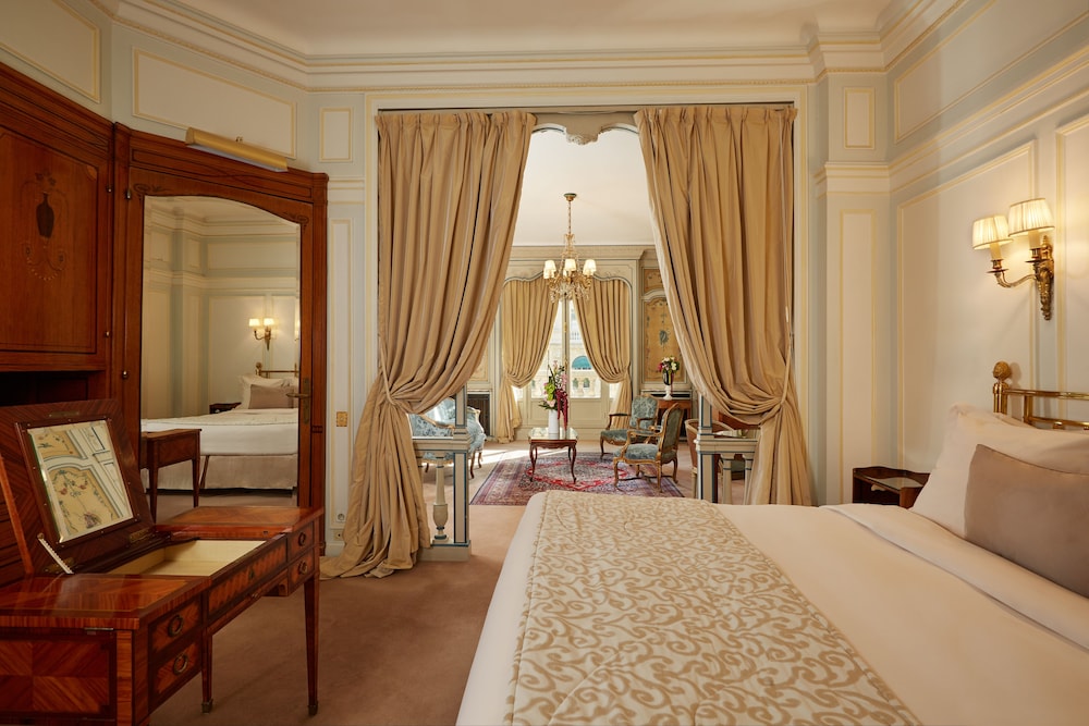 HOTEL RAPHAEL 14/80