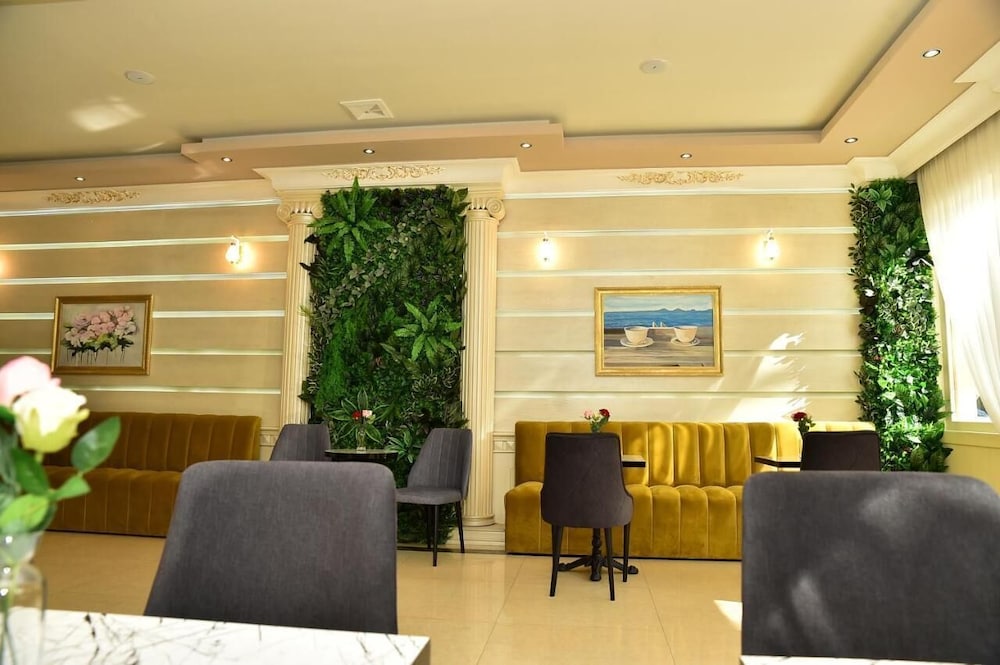 Karat Inn 36/50