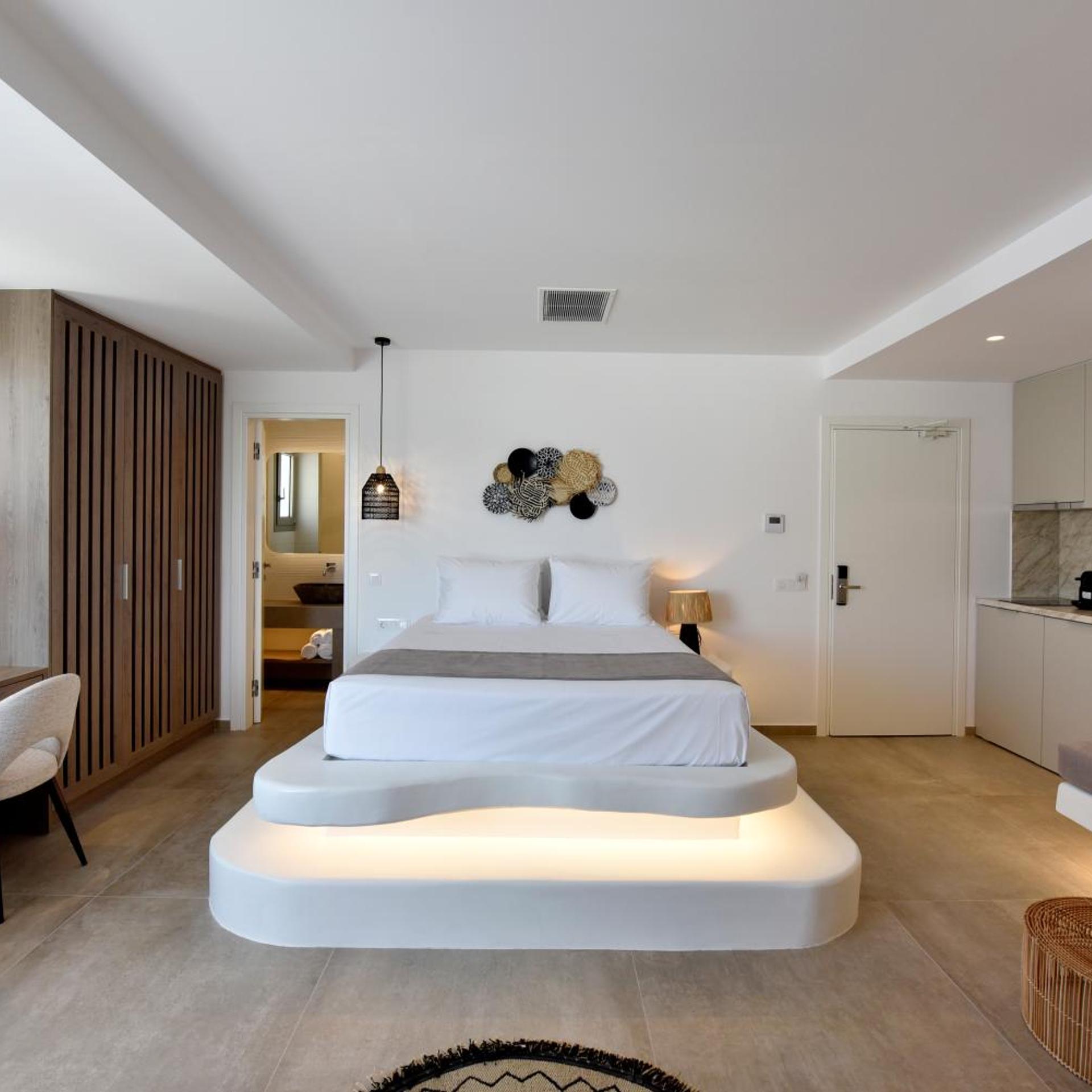 Anais Milos Suites 24/60