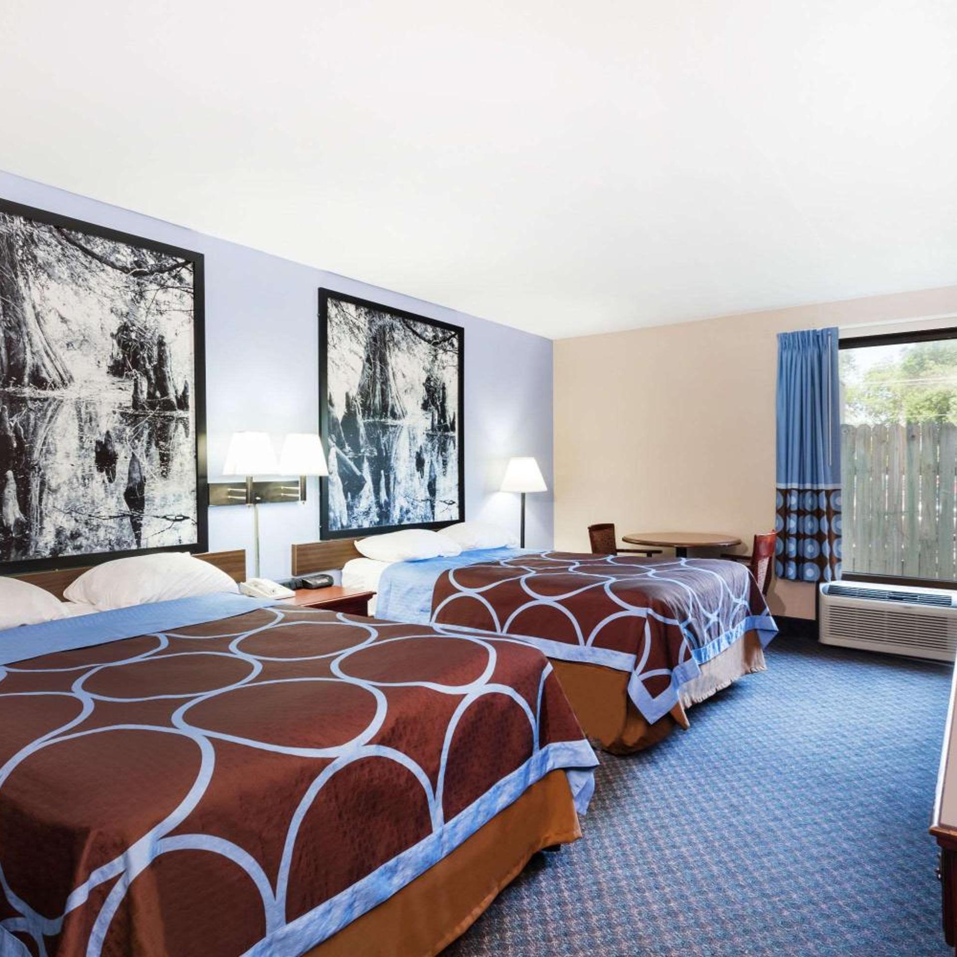 غرفة بسريرين مزدوجين للمدخنين، Super 8 By Wyndham Indianola 2/4