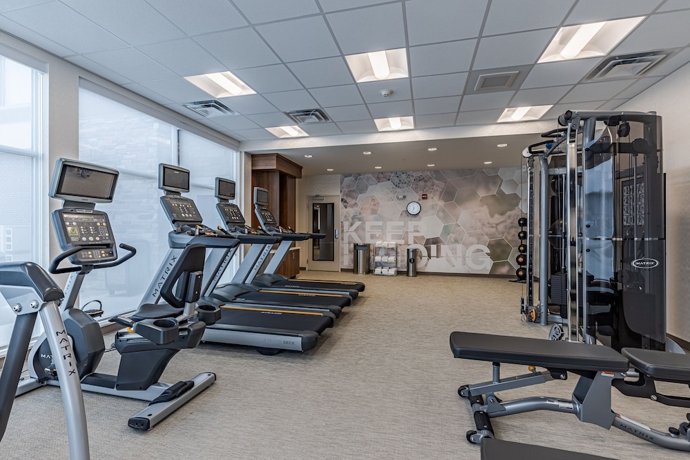 SpringHill Suites Detroit Sterling Heights 15/35