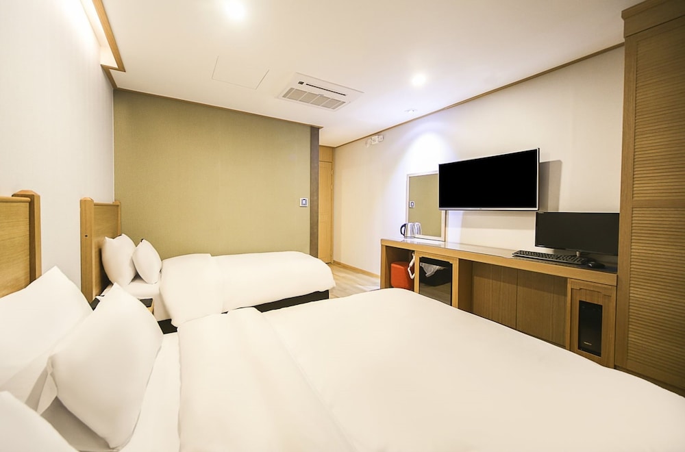 Hotel Golden Hill 30/65
