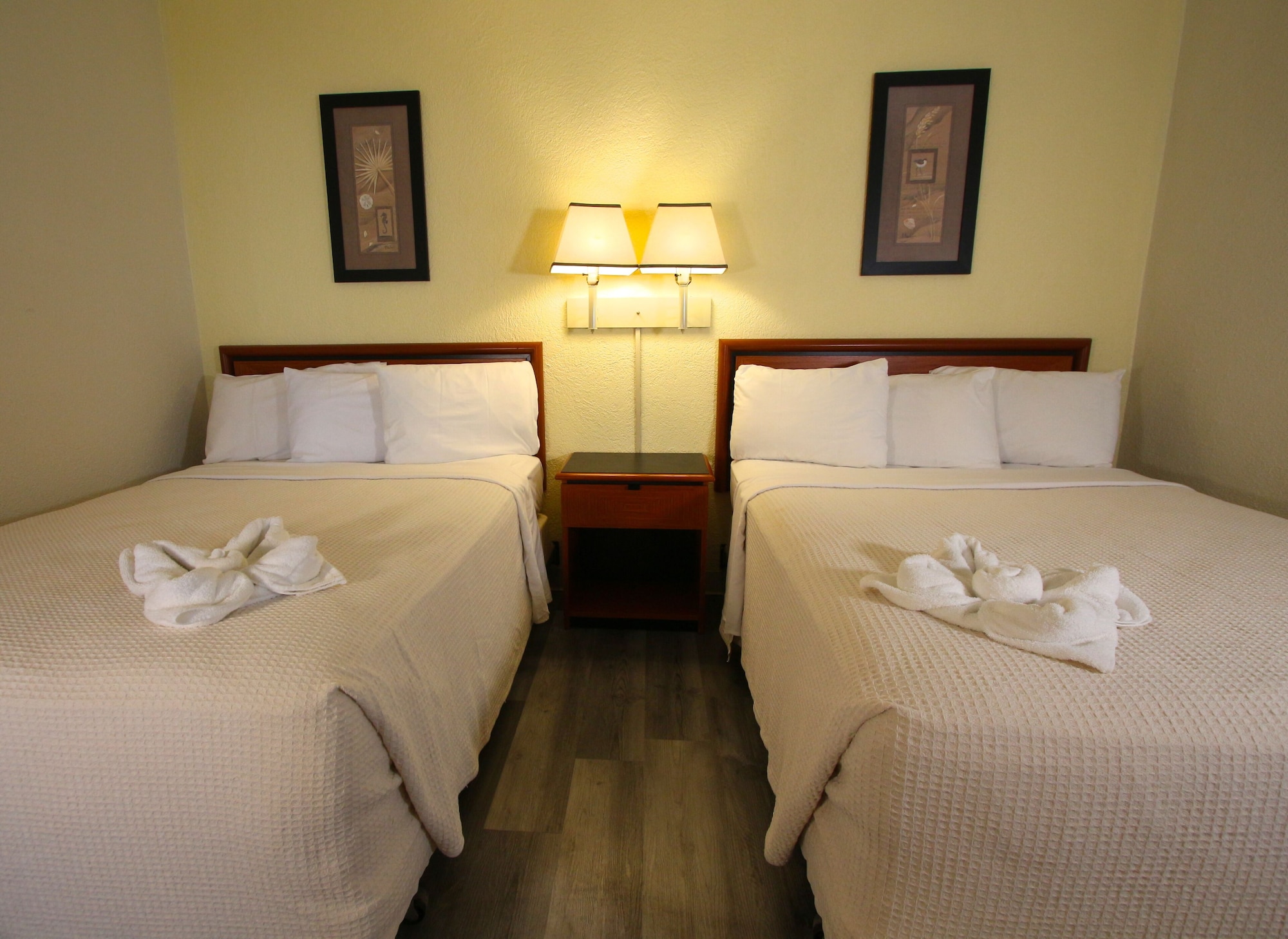 1 Bedroom, Efficiency, Suite, 2 Double Beds, Pool or Ocean View, Sofa