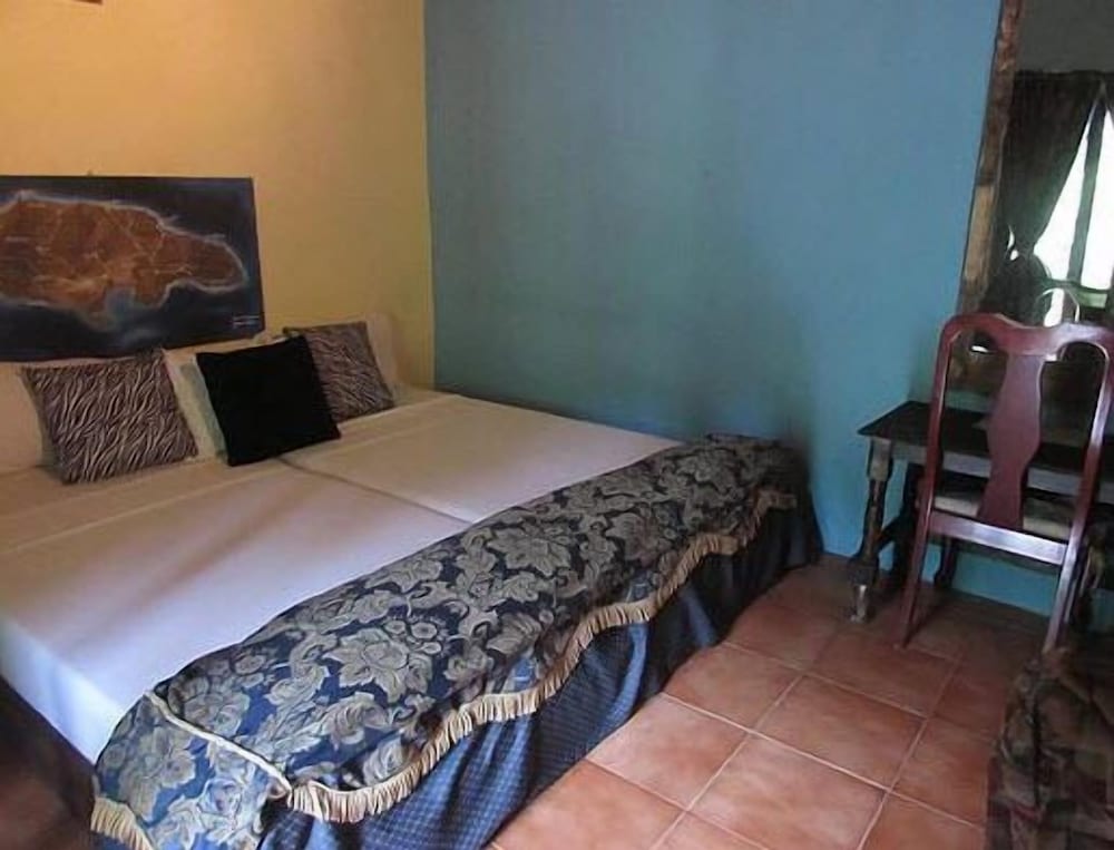 ECONOMY, KING BED, MOUNTAIN SIDE, RIVER VIEW