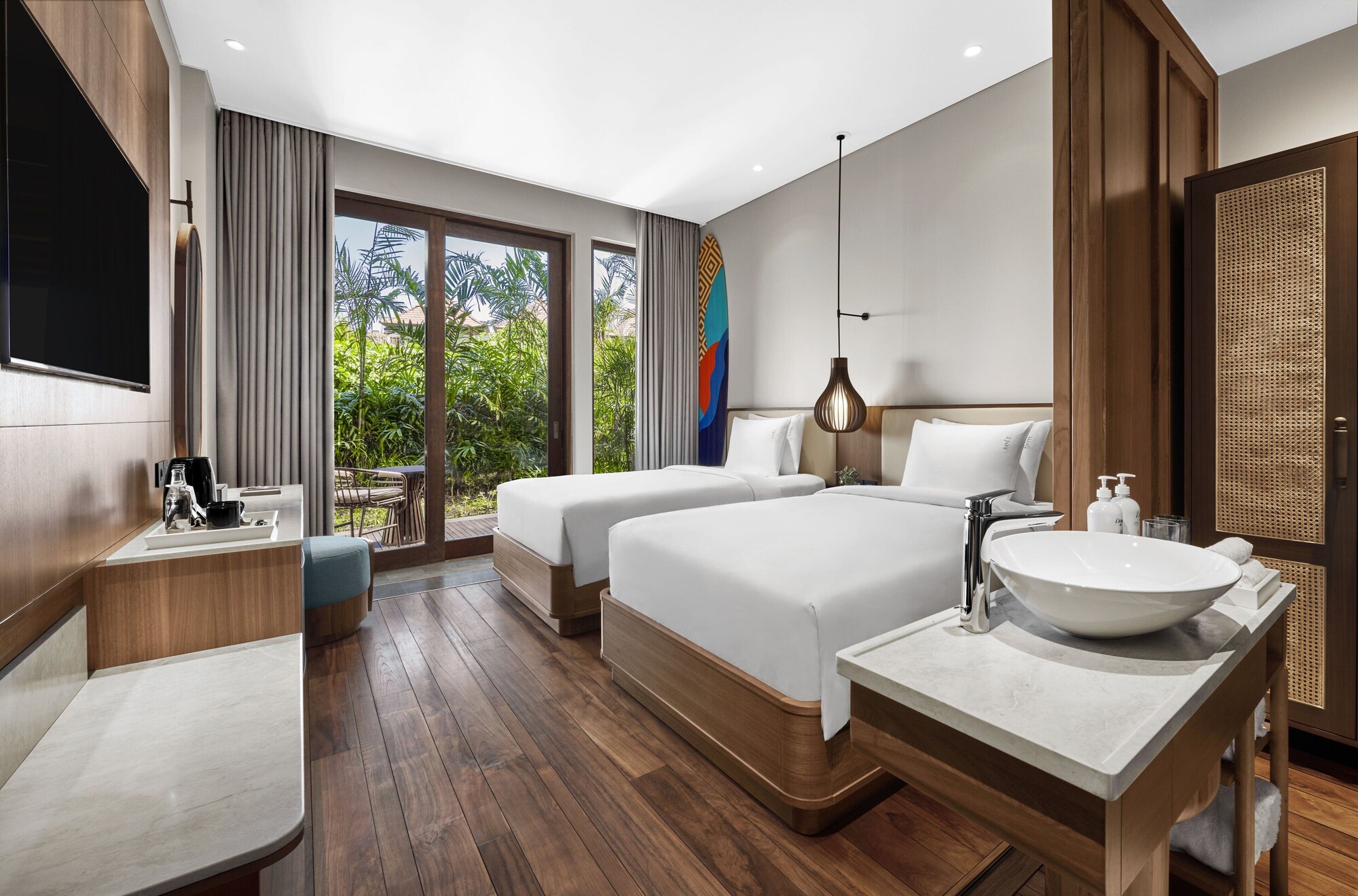 PREMIUM, TWIN BEDS, BALCONY