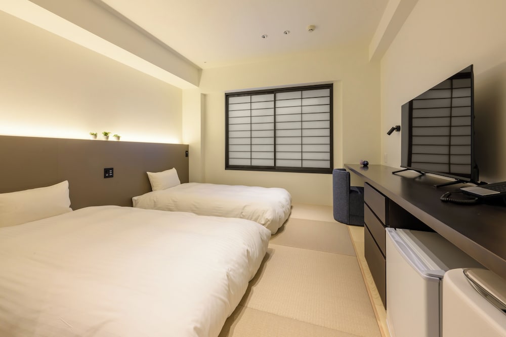 JAPANESE, MODERN, TWIN BEDS, NO VIEW, EAST WING
