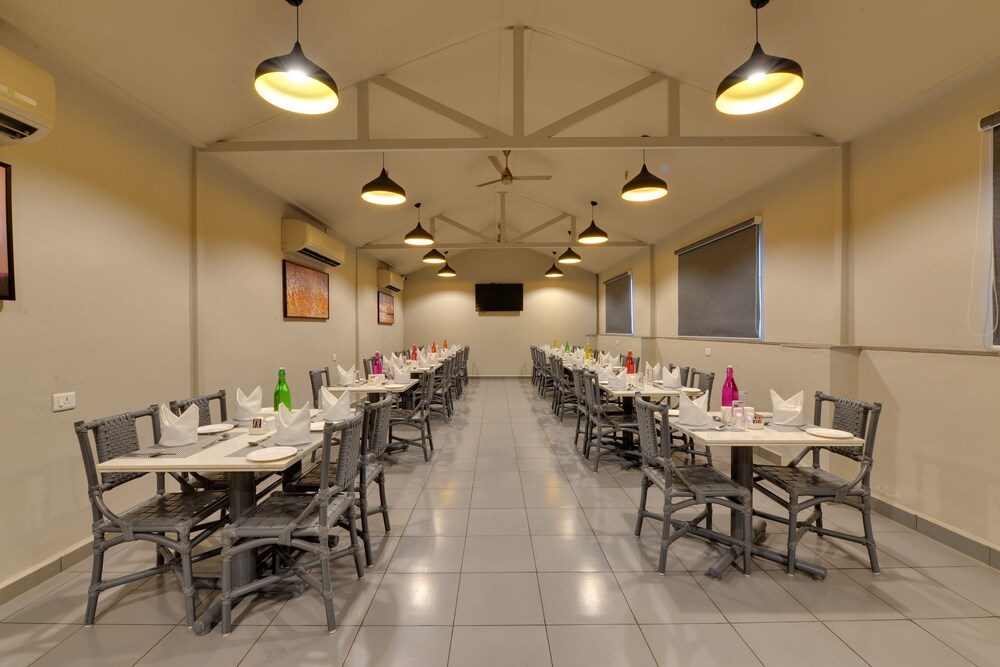 Iris Beacon Hotel, Rajkot 26/32