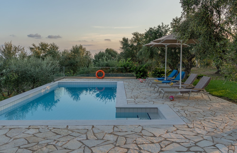 Abelia Luxurious Villas 9/23
