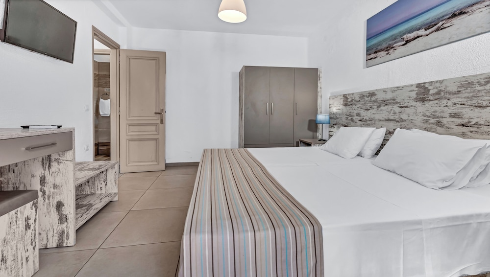 Evina Rooms & Suites 10/38
