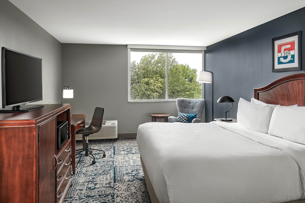 FOUR POINTS BY SHERATON KALAMAZOO 7/43